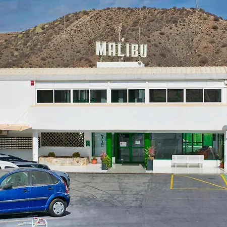 Malibu 2 Apartamento Con Aire Acondicionado, Campo De Tennis Y Piscina Con Solarium Puerto Rico  Exterior photo
